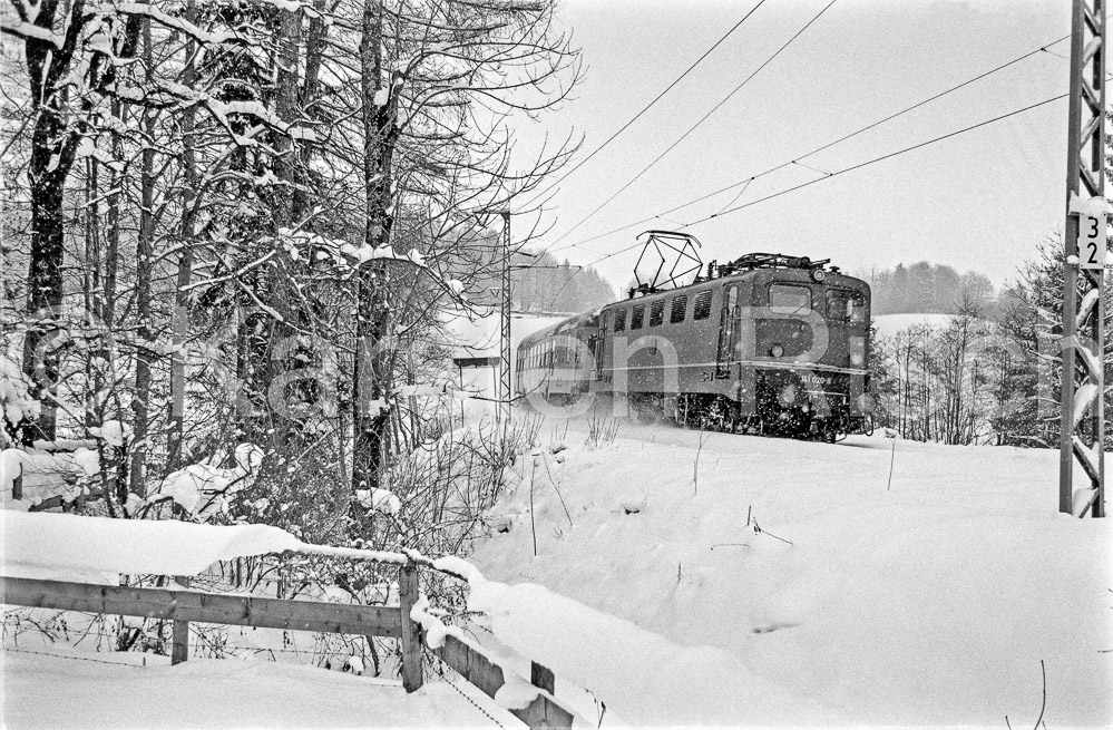 963 3,2 - 1979 198_KR29049