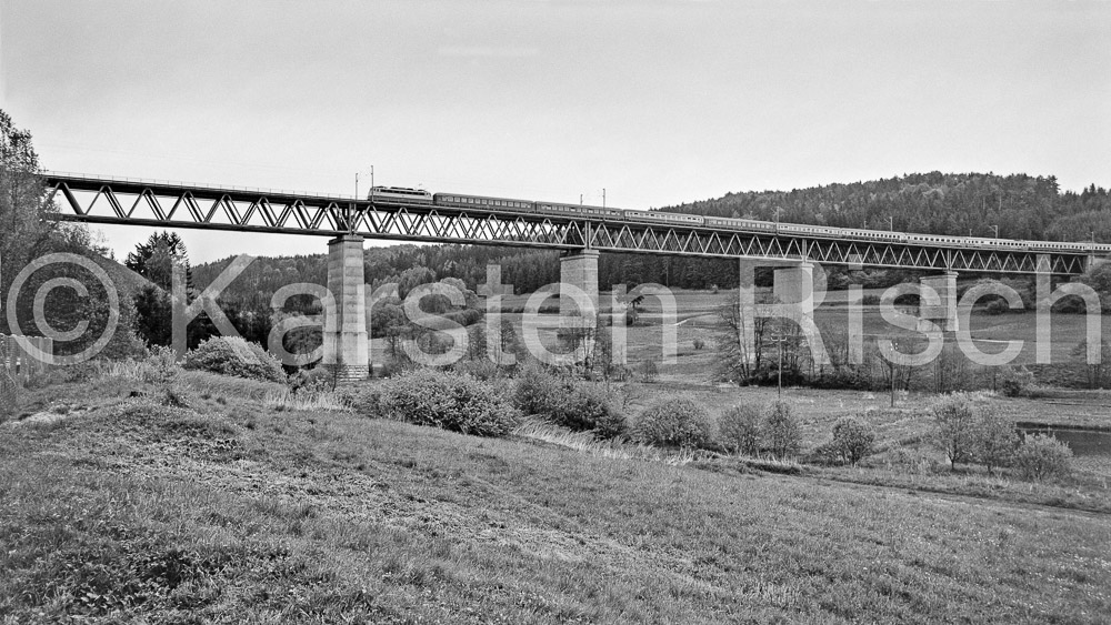 880 54,1 - 1983 11_KR35655