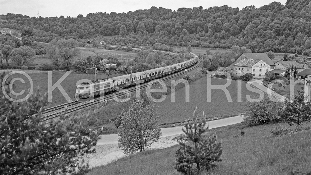 990 120,5 - 1983 25_KR35608