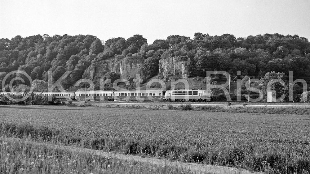 990 121 - 1983 24_KR35599