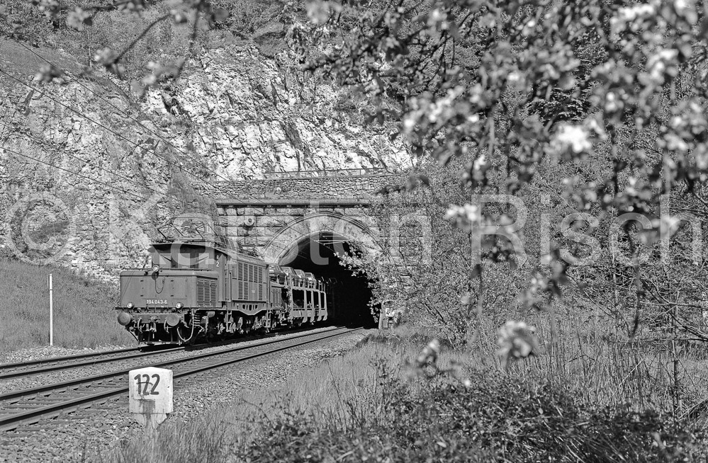 990 122,0 - 1983 25_KR35620