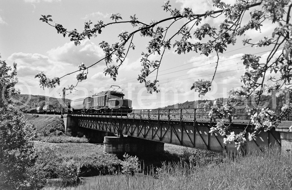 990 122,1 - 1983 17_KR35701