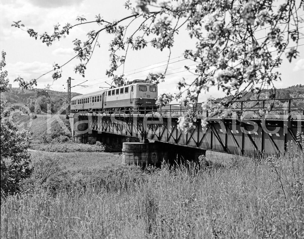 990 122,1 - 1983 25_KR35616