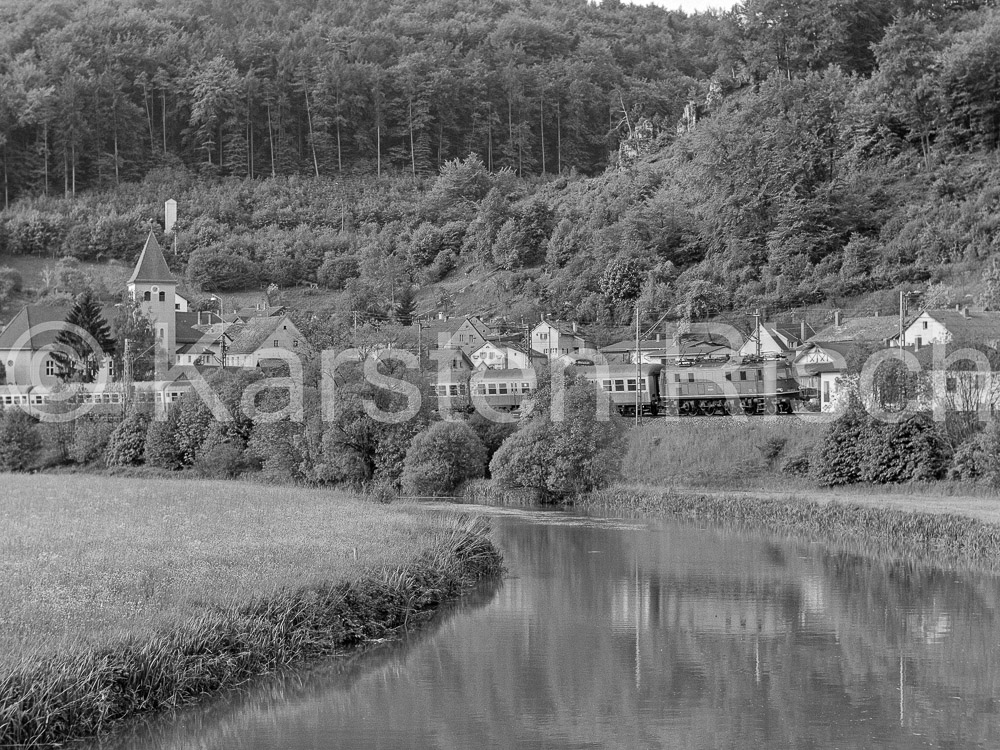 990 125,1 - 1983 23_KR35585