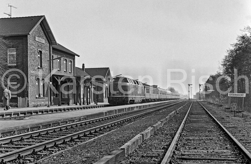 121 258,9 - 1982 26_KR94601