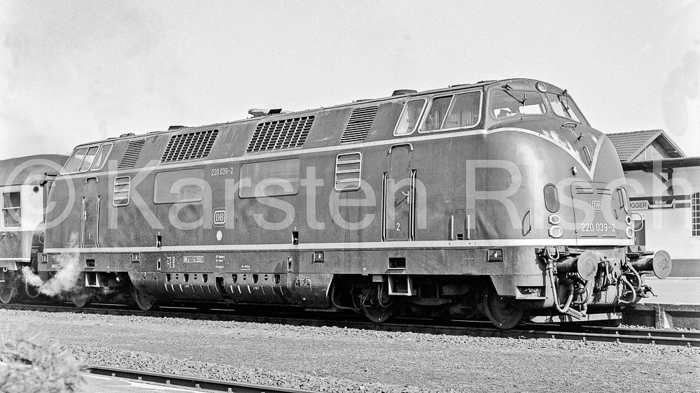 121 273,0 - 1982 24_KR94587