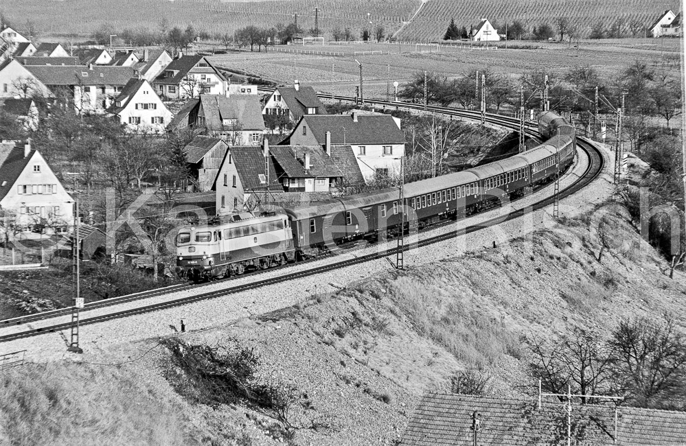 703 216,5 - 1975 104_KR80698