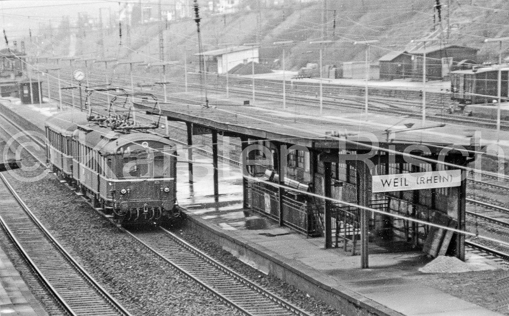 703 267,6 - 1975 105_KR80714