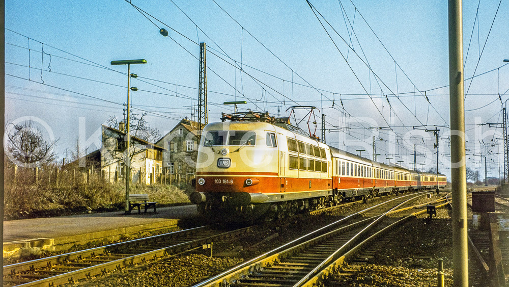 703 xx - 1975_KR80057