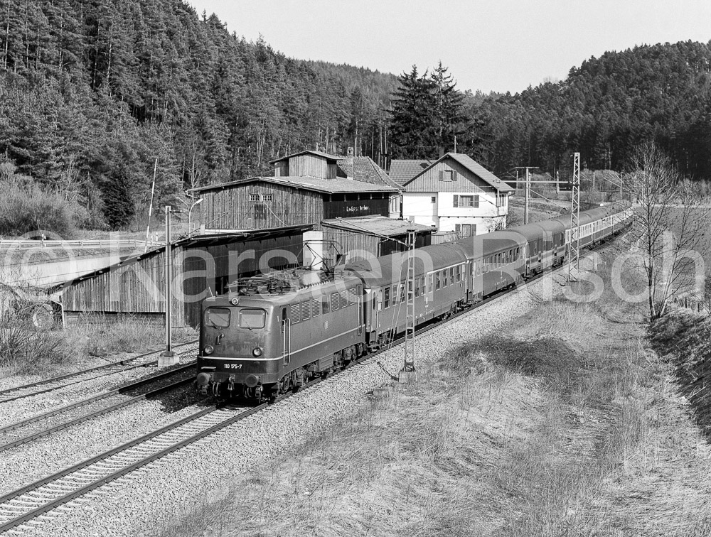 740 60,0 - 1985 04_KR57038