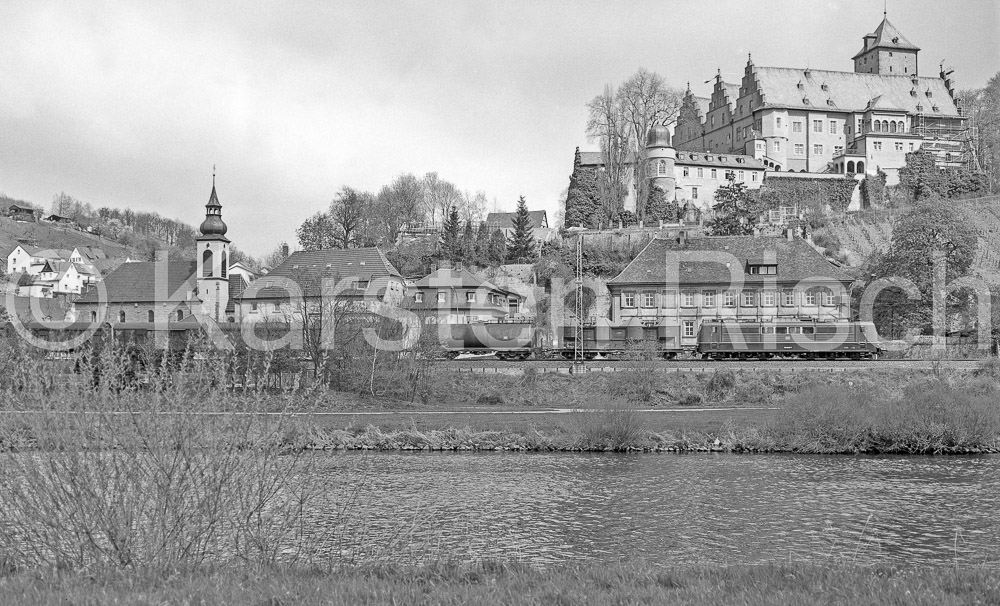 810 51,2 - 1984 22_KR46748