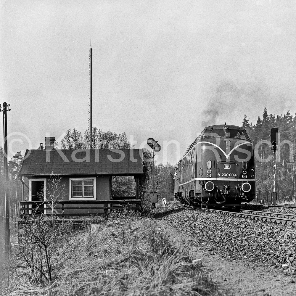 860 77,9 - 1984 05_KR46543