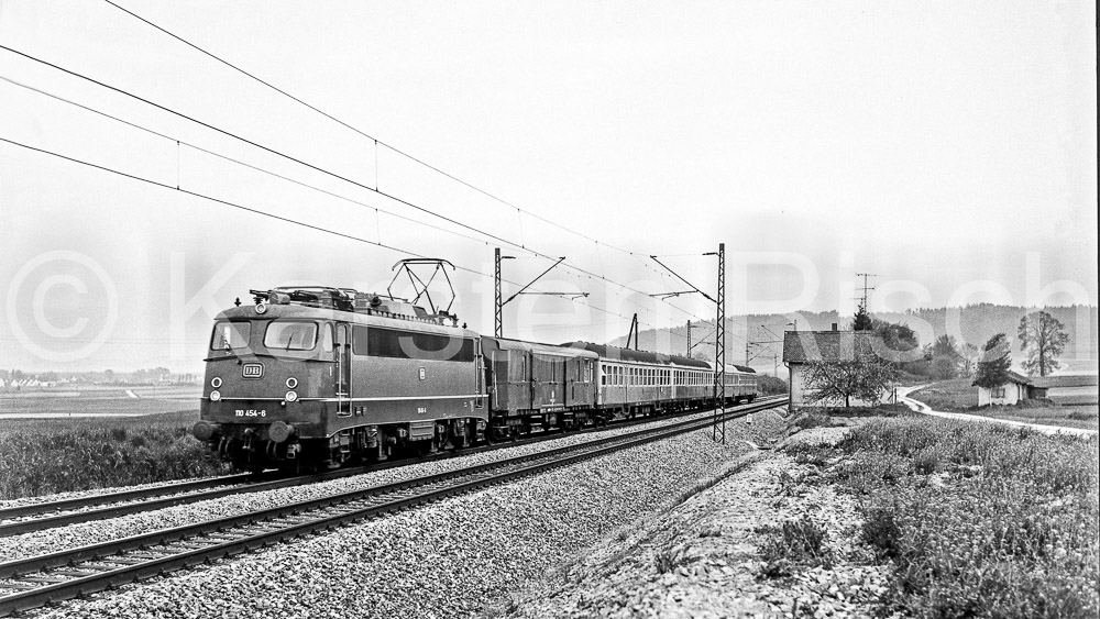 910 30,3 - 1977 44_KR62336