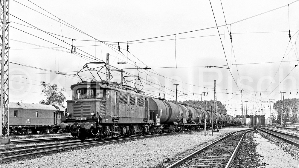 910 40,8 - 1977 44_KR62331