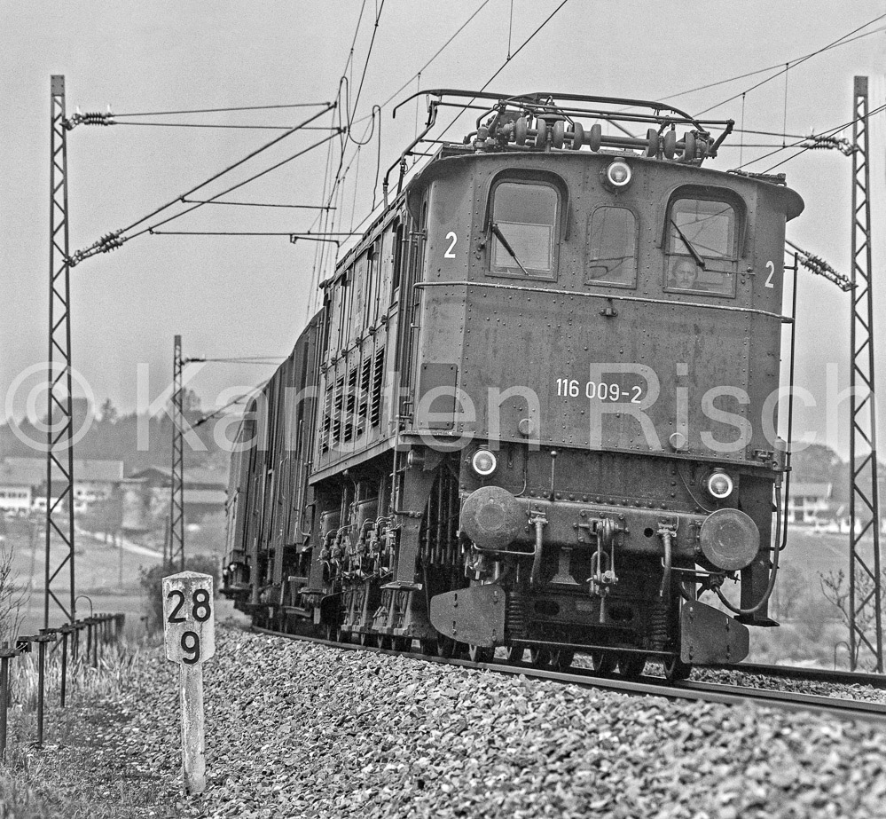 951 28,9 - 1977 22_KR62086