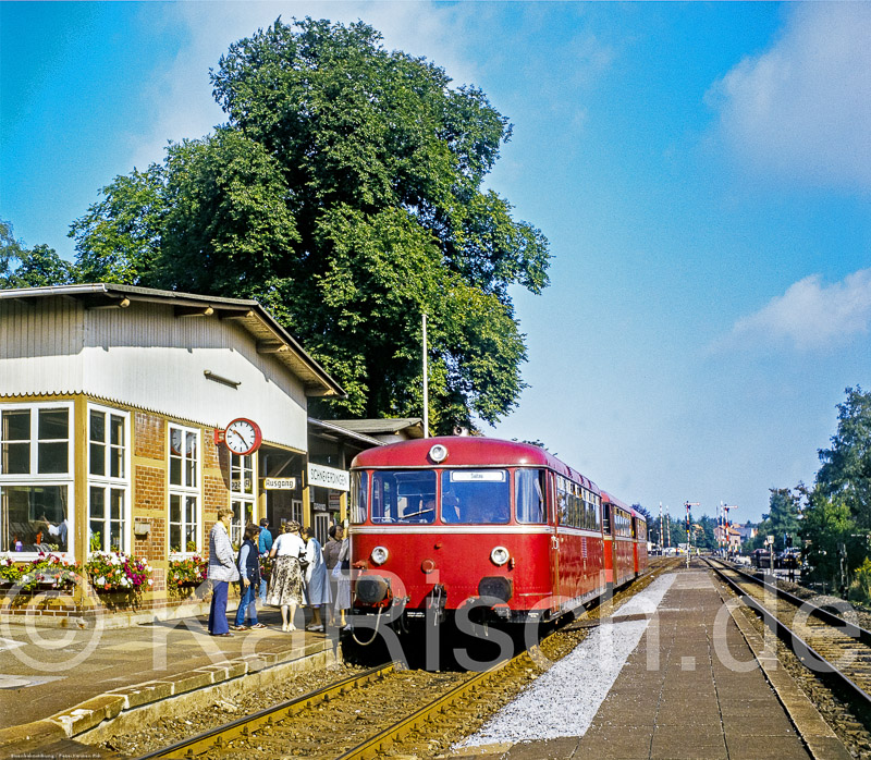 Heidebahn 123 105,4 -   _Eisenbahnstiftung - Foto- Karsten Risch - 1982_KR40001-2-Bearbeitet