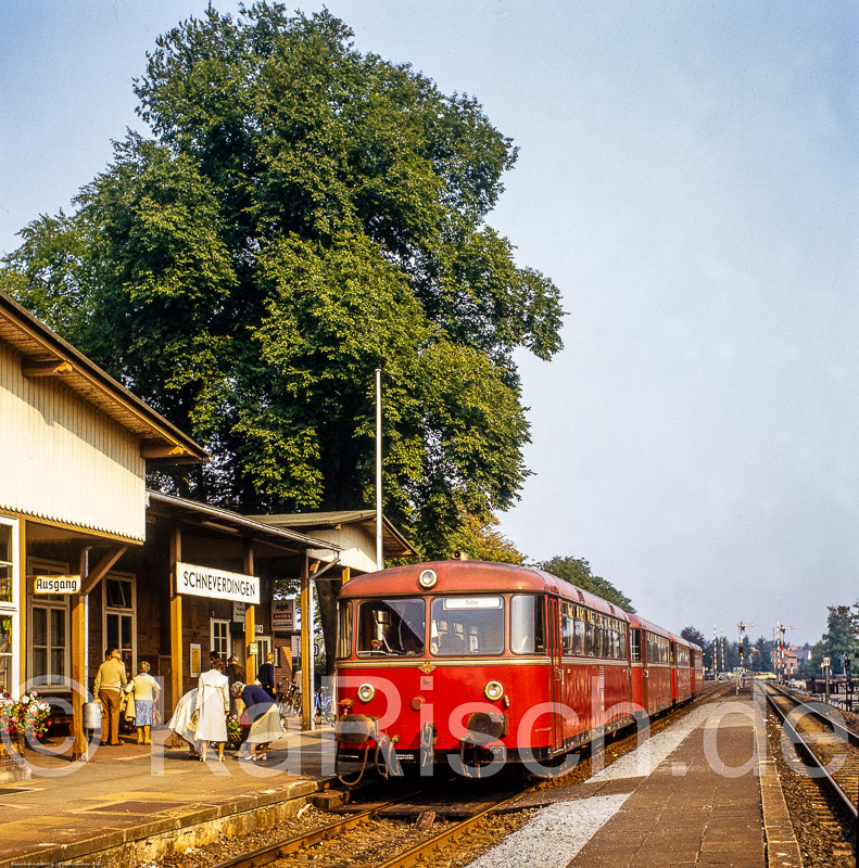 Heidebahn 123 105,4 -   _Eisenbahnstiftung - Foto- Karsten Risch - 1982_KR63182-Bearbeitet