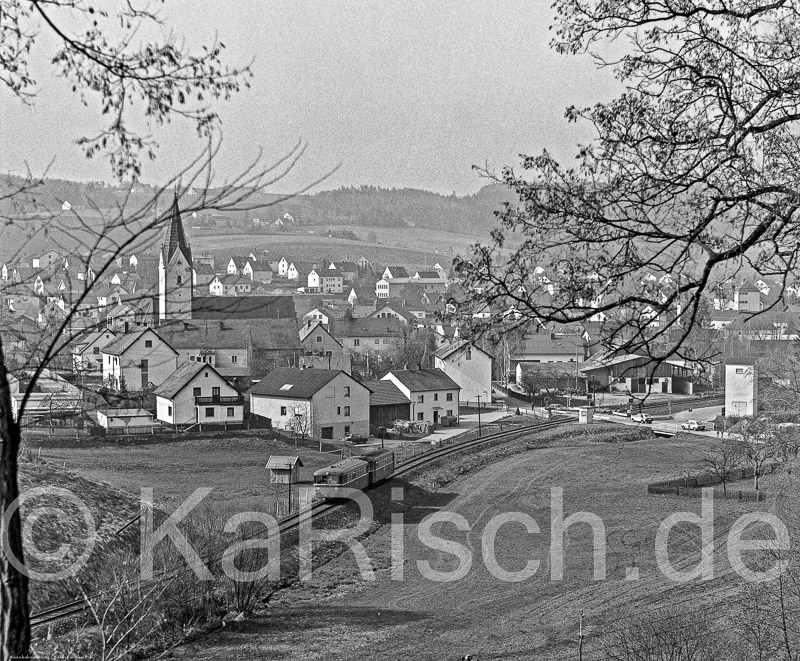 Regensbg.-Falkenstein - 872 27,5 -   _Eisenbahnstiftung - Foto- Karsten Risch - 1984 24_KR46775