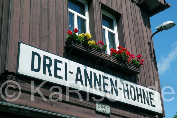 HSB 325 - Harzquerbahn --Drei-Annen-Hohne, 2003__Datei- 2003_KR-P1070074-Bearbeitet